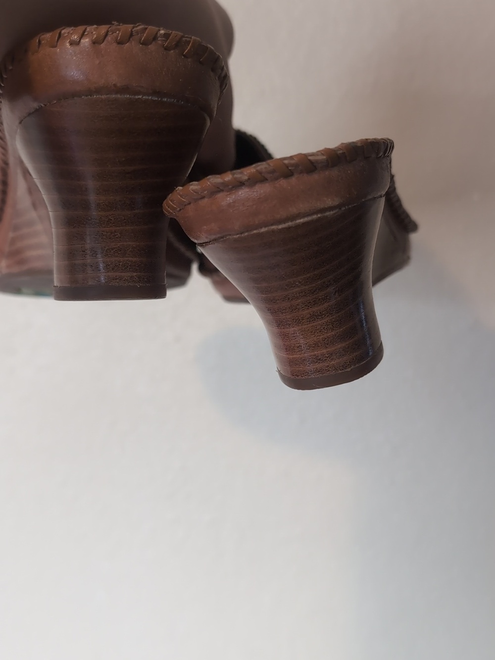 Clarks Artisen Brown Leather Wedge Sandals with Beaded Floral Accents - Picture 3 of 7